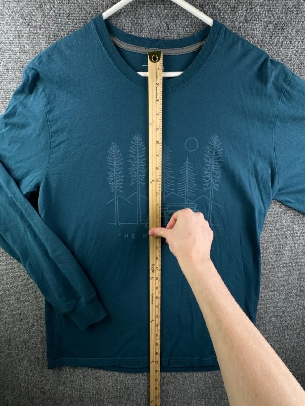 North Face Large Men’s Blue Long Sleeve T Shirt Camping Hiking Graphic Print